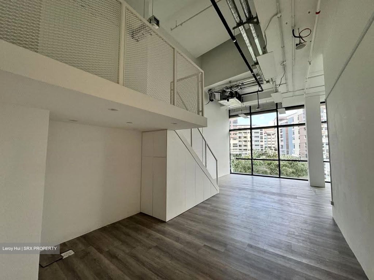Woods Square (D25), Office #626964571